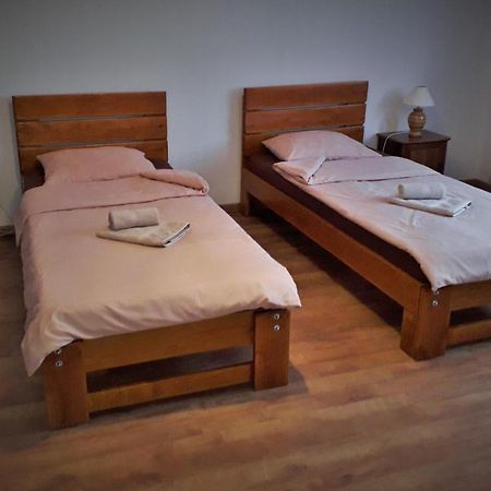 Guest House On Ivana Franka Novyye Petrovtsy المظهر الخارجي الصورة