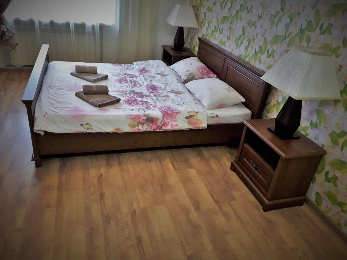 Guest House On Ivana Franka Novyye Petrovtsy المظهر الخارجي الصورة