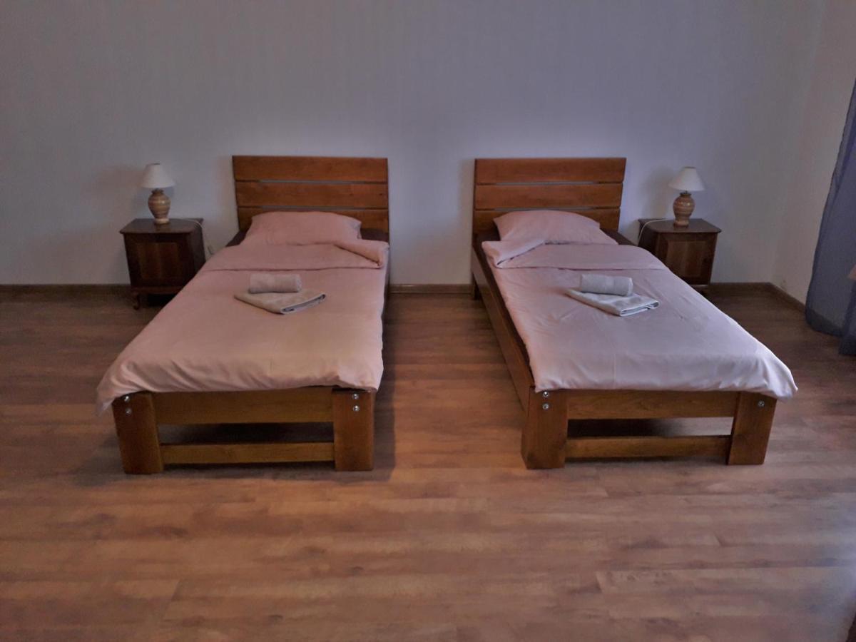 Guest House On Ivana Franka Novyye Petrovtsy المظهر الخارجي الصورة